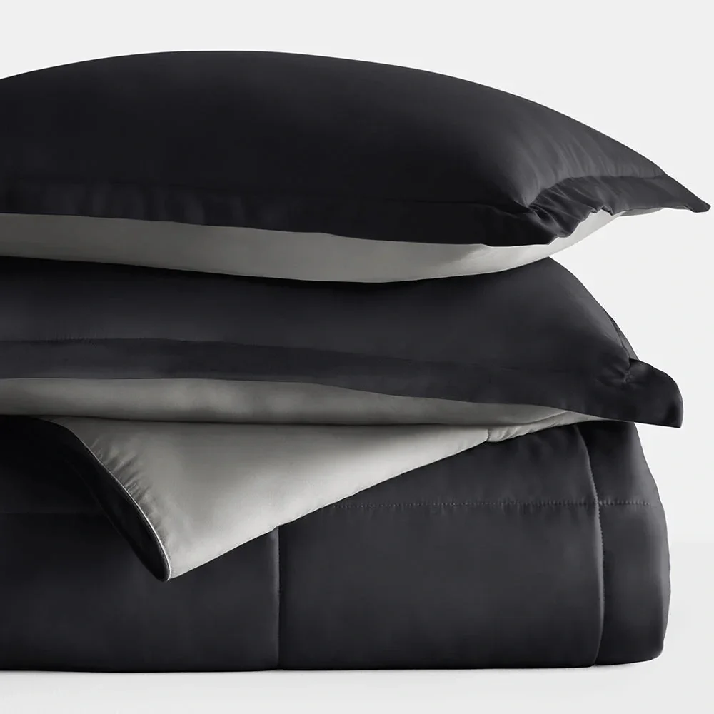 Full/queen down alternative comforter w shams (new)